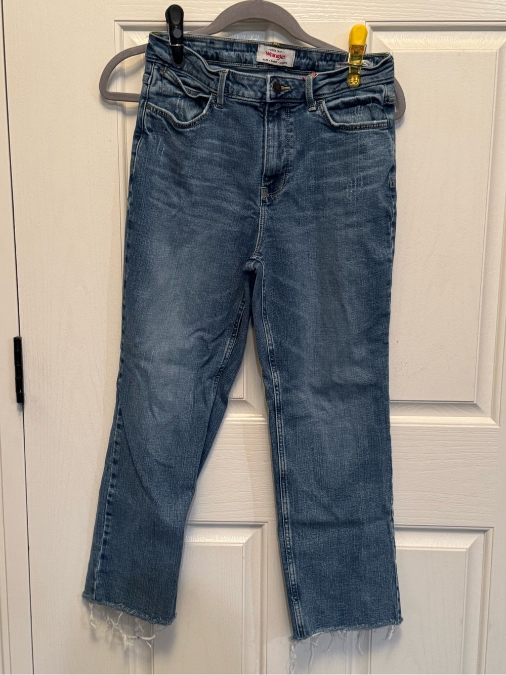 Wrangler Women's High Rise Straight Crop Blue Jeans (Sz 6x26)